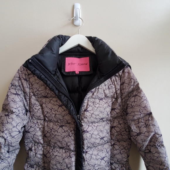 Betsey Johnson brown floral lace print down winter coat with detachable hood, M - Picture 11 of 15